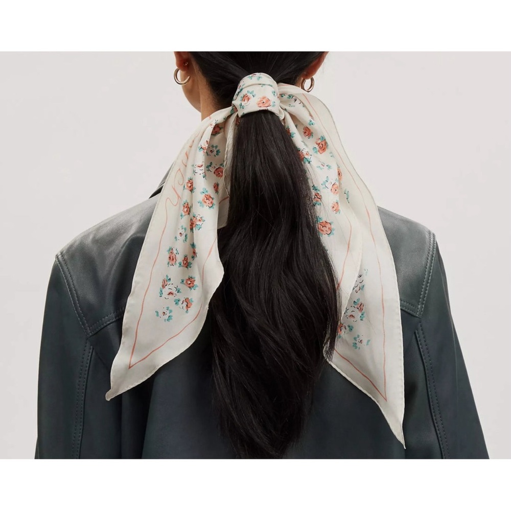 Coach Tea Rose Print Silk Diamond Scarf in Chalk NWT